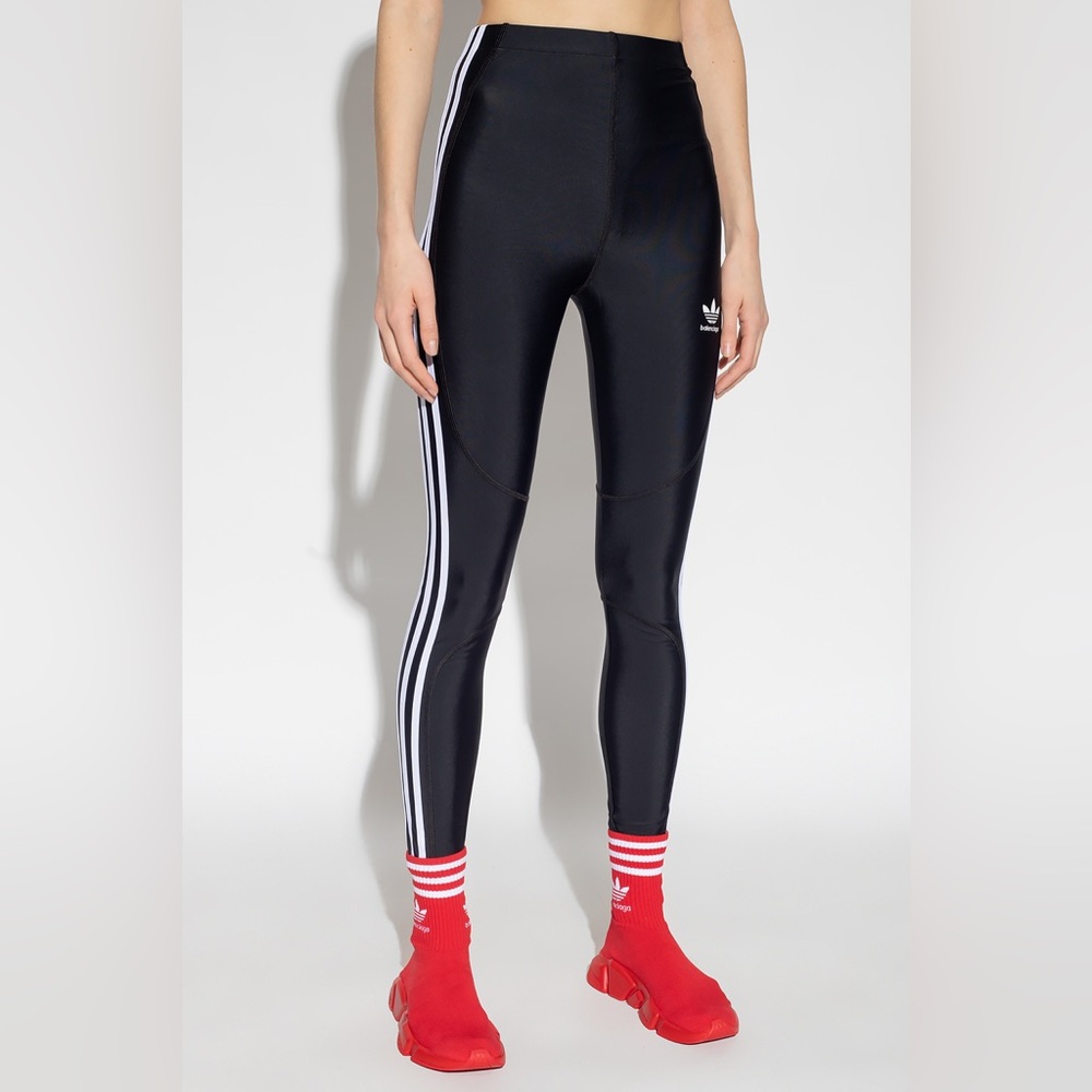 🆕 Balenciaga x adidas Athletic leggings
New with Tags
Small